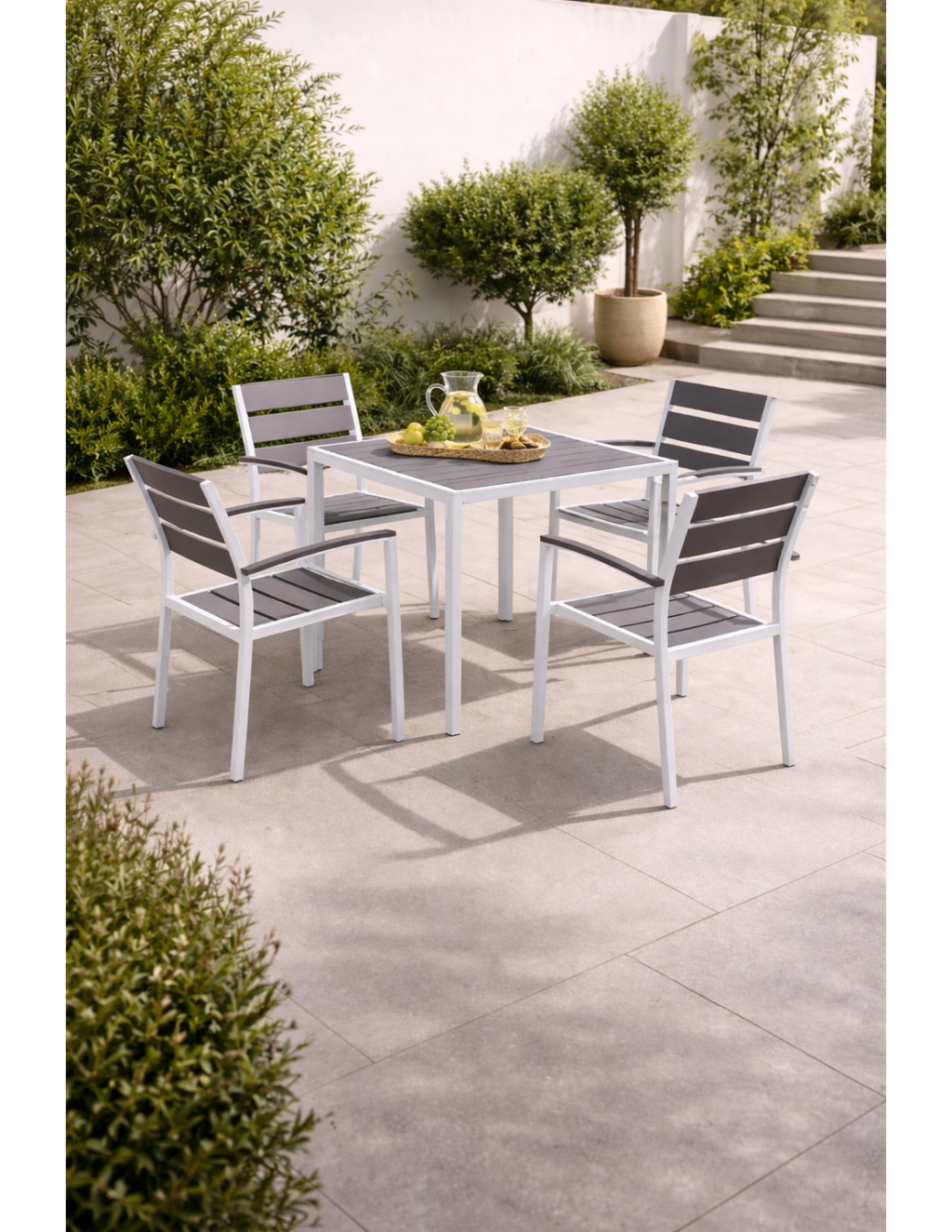 Cadeirão GARIBALDI, metal branco, polywood cinza